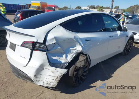 2022 Tesla Model Y Performance Dual Motor All-Wheel Drive z USA, uszkodzony, nr VIN 7SAYGDEF6NF495321